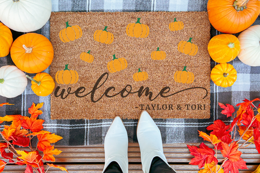 Welcome Pumpkins Couple Doormat